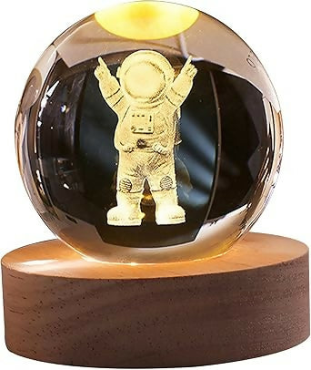 3D Engraved Crystal Astronaut LED Night Lamp with Wooden Base – Space-Themed Decorative Light for Kids' Rooms, Desks, and Gifts – Warm White Ambient Lighting for Space Enthusiasts and Galaxy Lovers