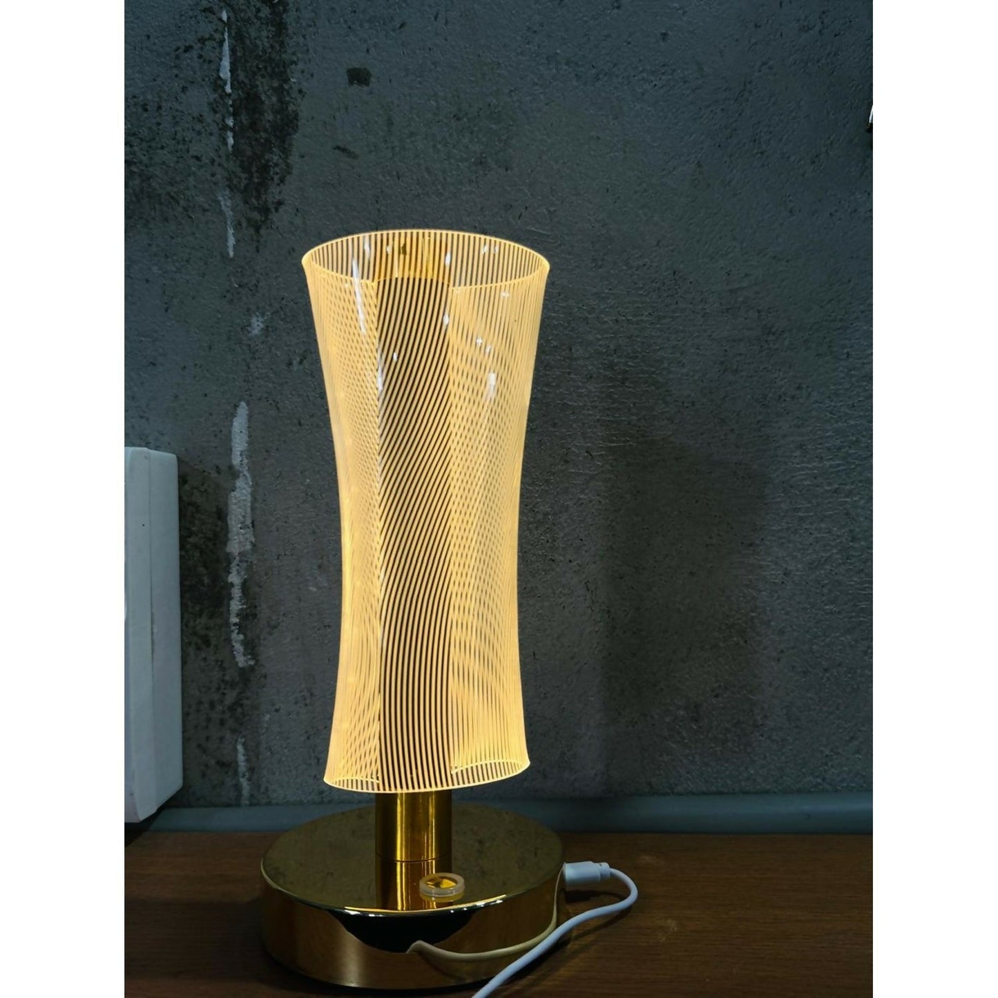 3D Illusion LED Vase Shape Decorative Table Lamp with Touch Control and Warm White & Golden Glow – Modern Acrylic Night Light for Bedroom, Living Room, Office & Home Décor Gift